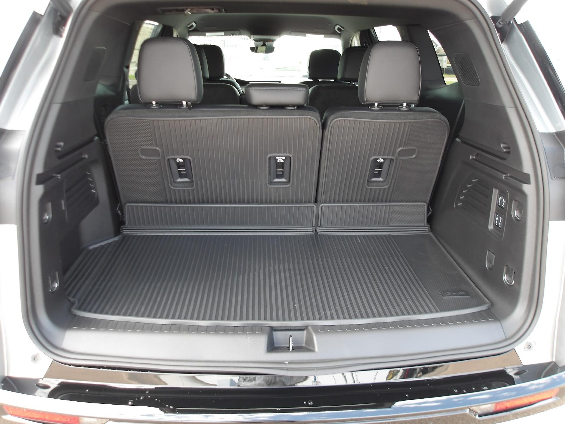 2026 GMC Acadia FWD Denali