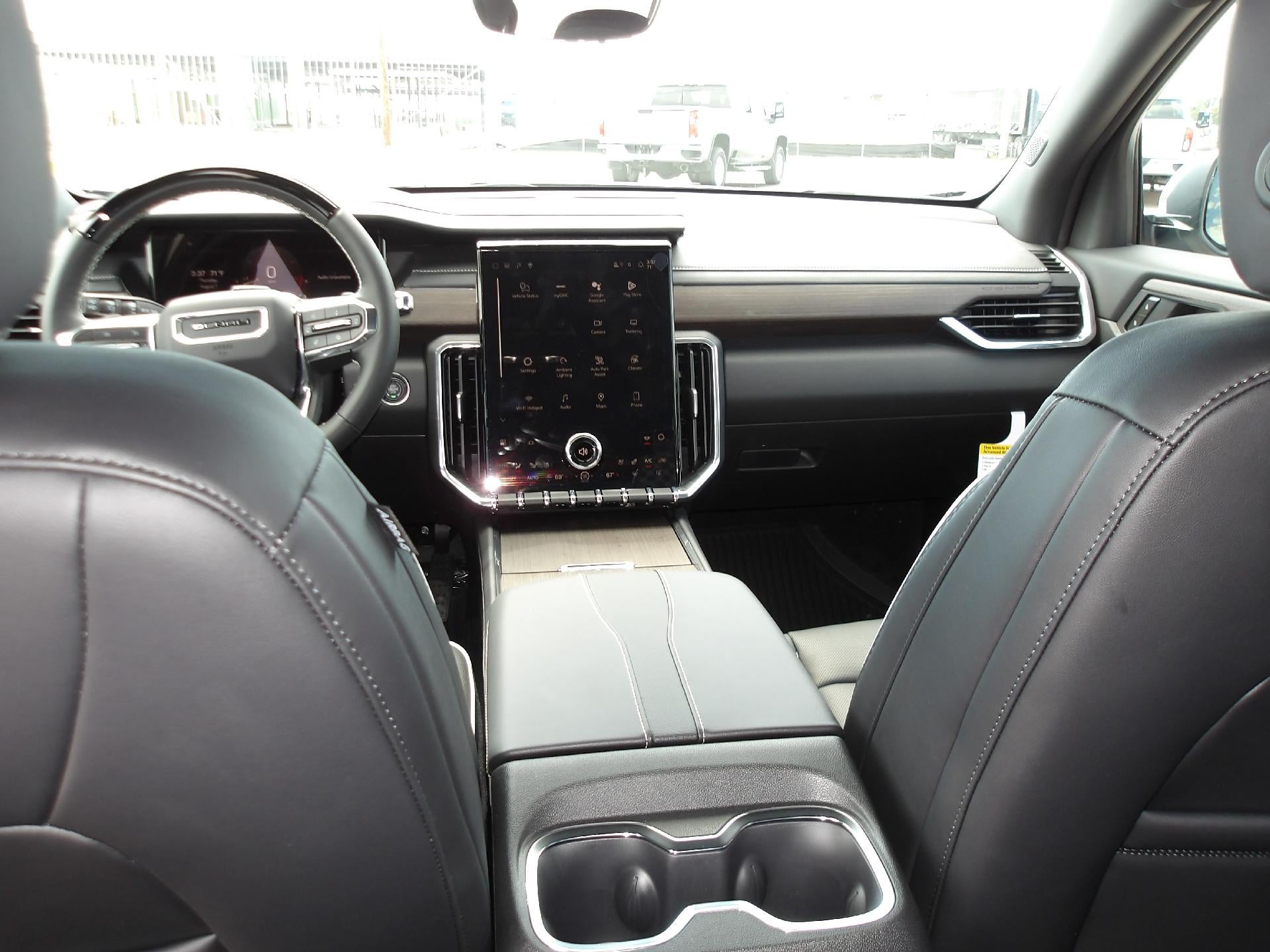 2026 GMC Acadia FWD Denali