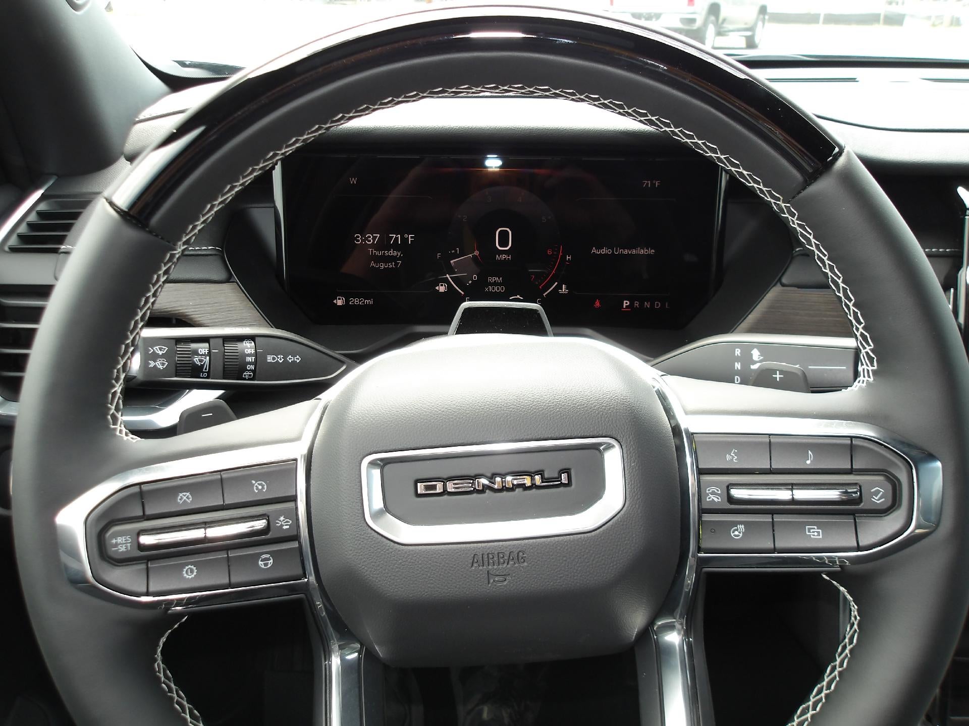 2026 GMC Acadia FWD Denali