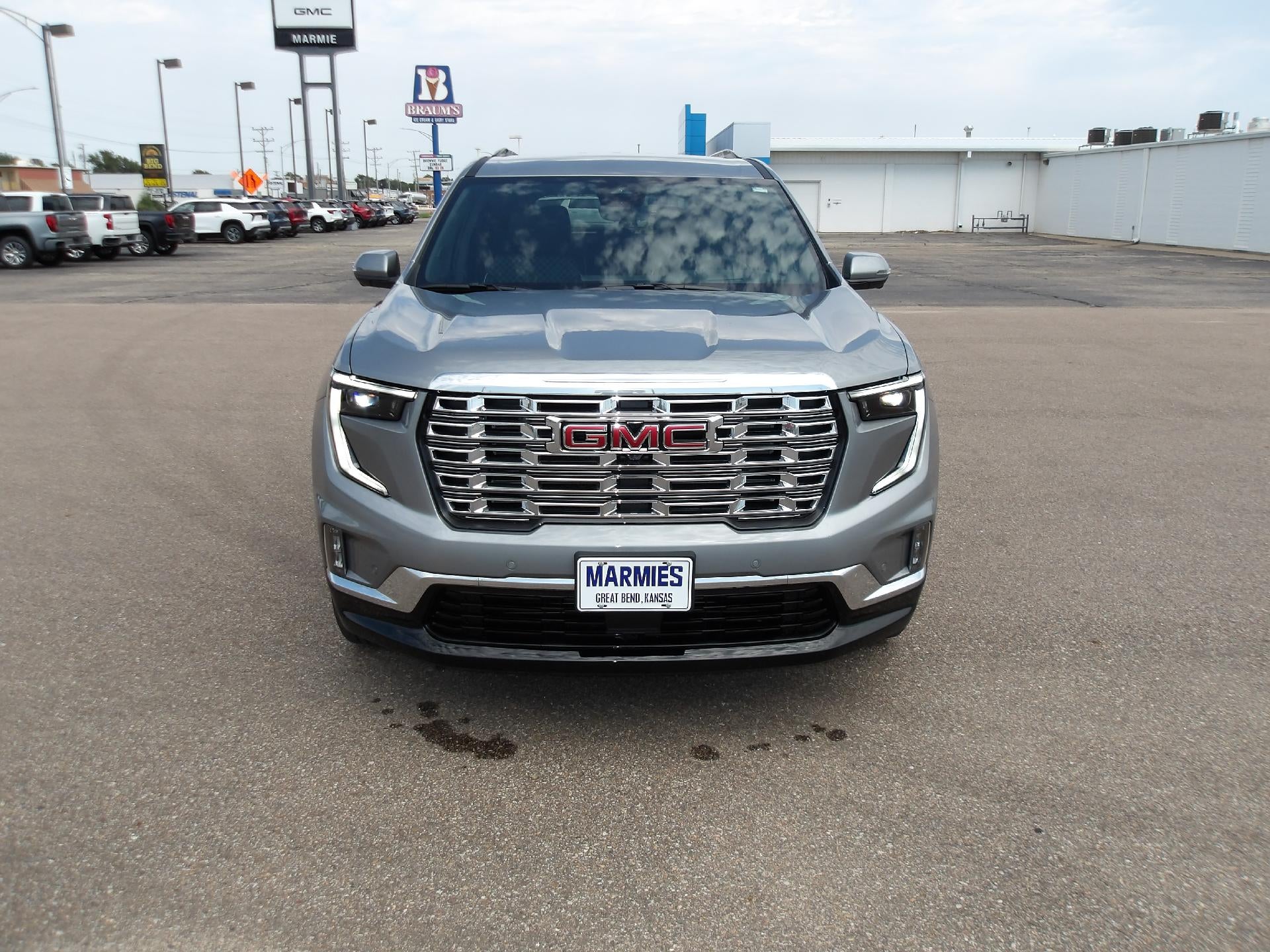 2026 GMC Acadia FWD Denali