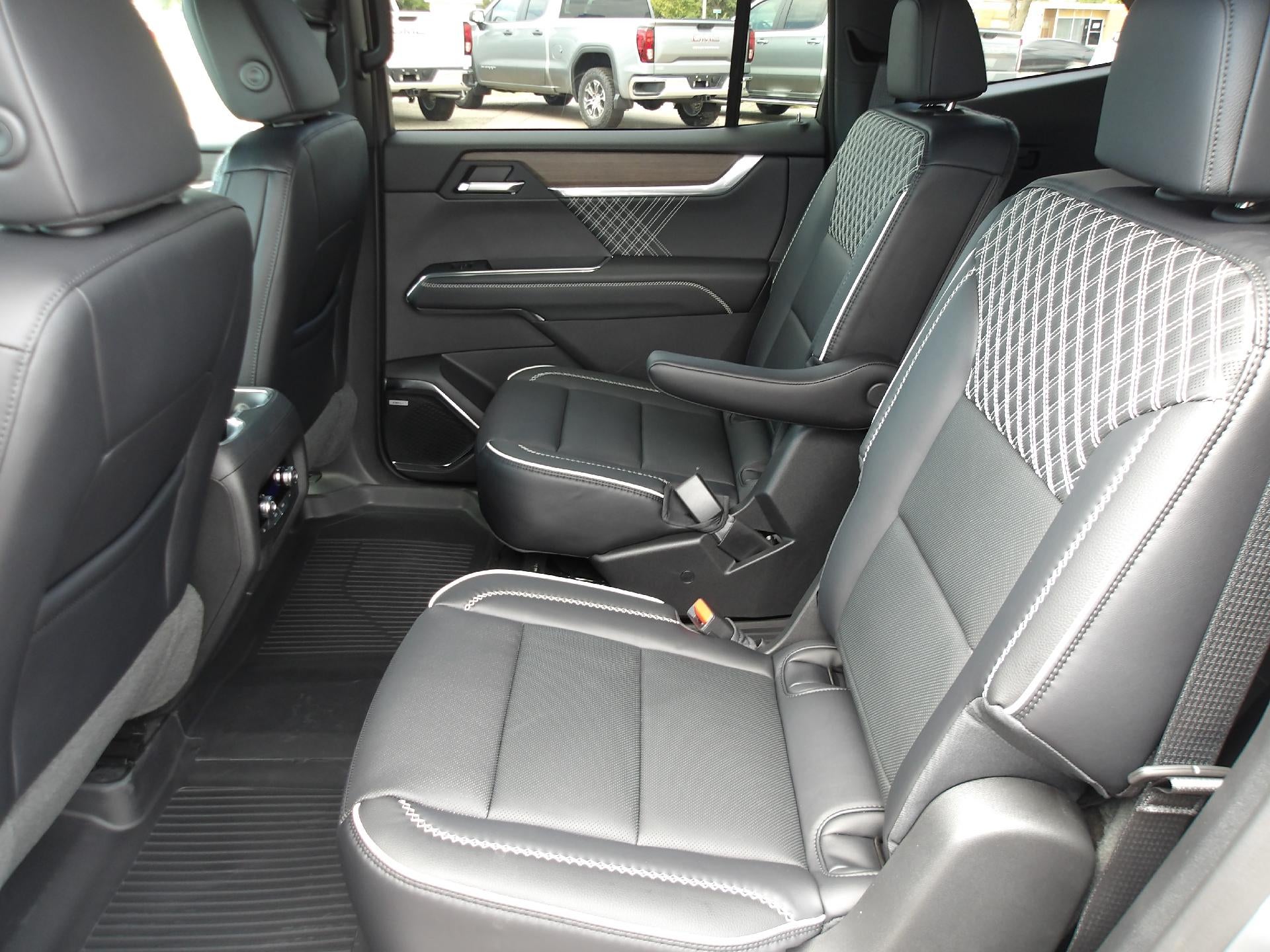 2026 GMC Acadia FWD Denali