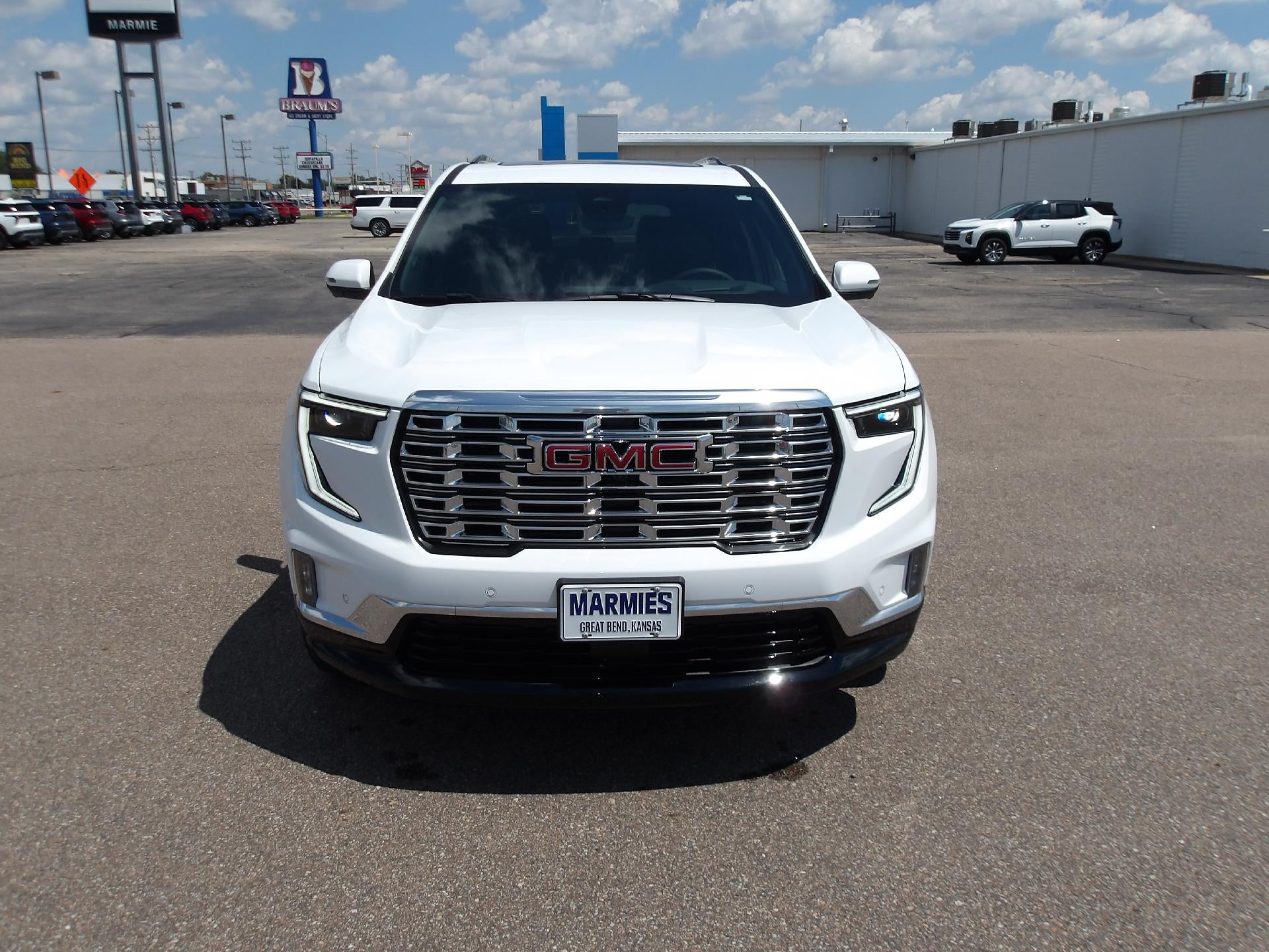 2026 GMC Acadia FWD Denali
