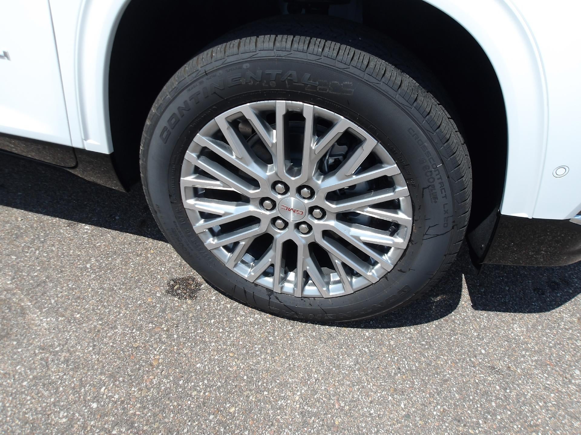 2026 GMC Acadia FWD Denali