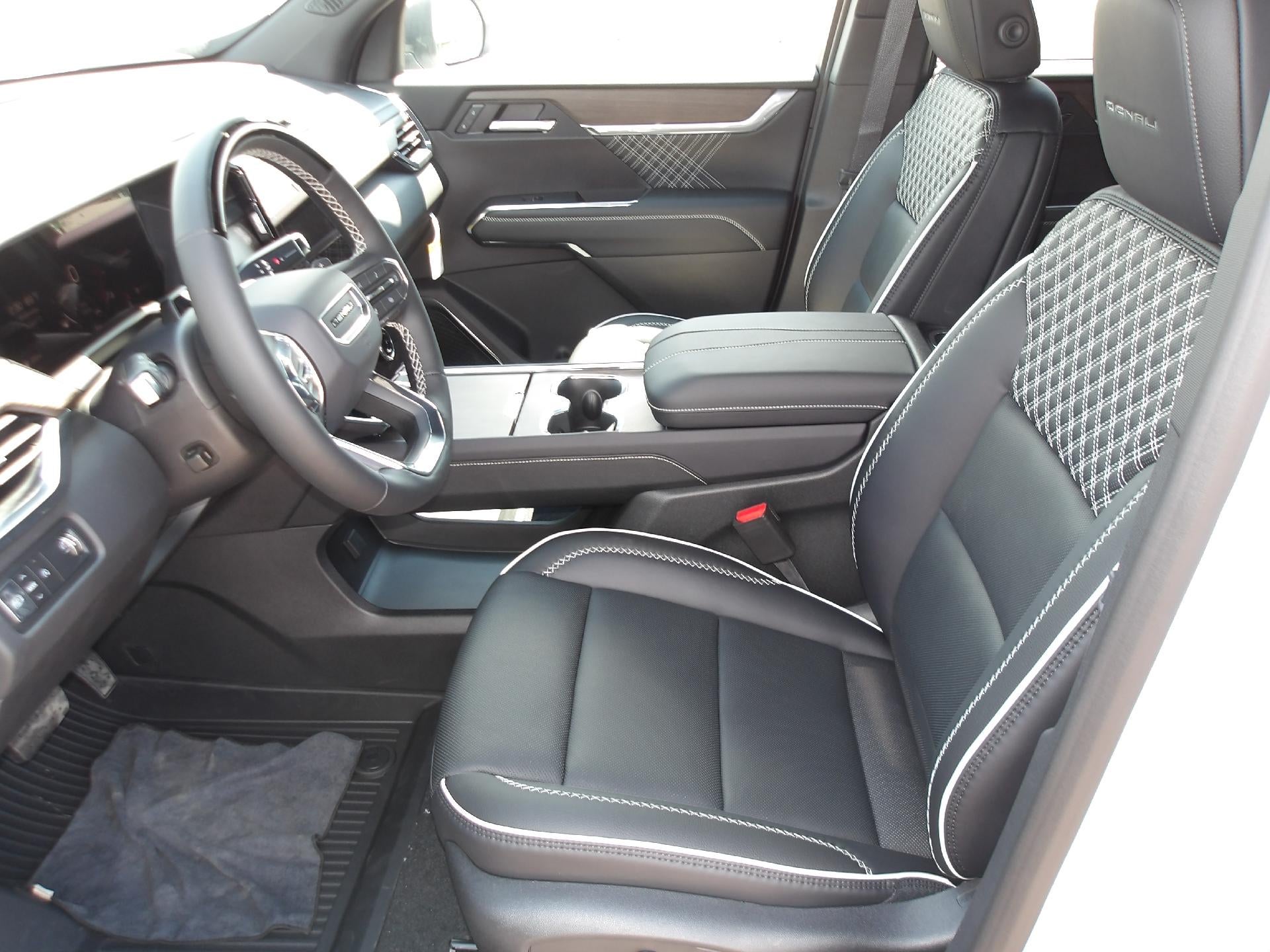 2026 GMC Acadia FWD Denali