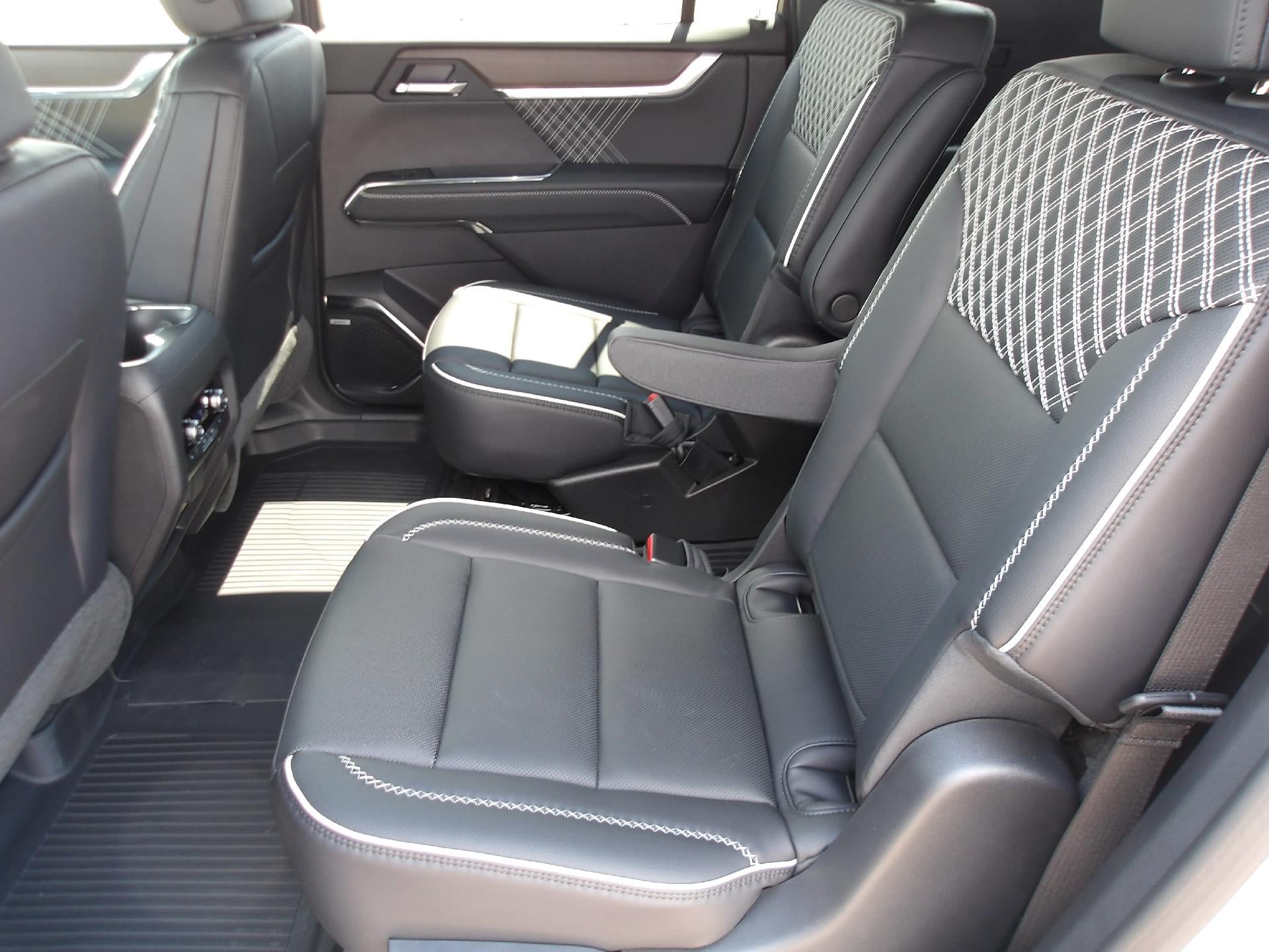 2026 GMC Acadia FWD Denali