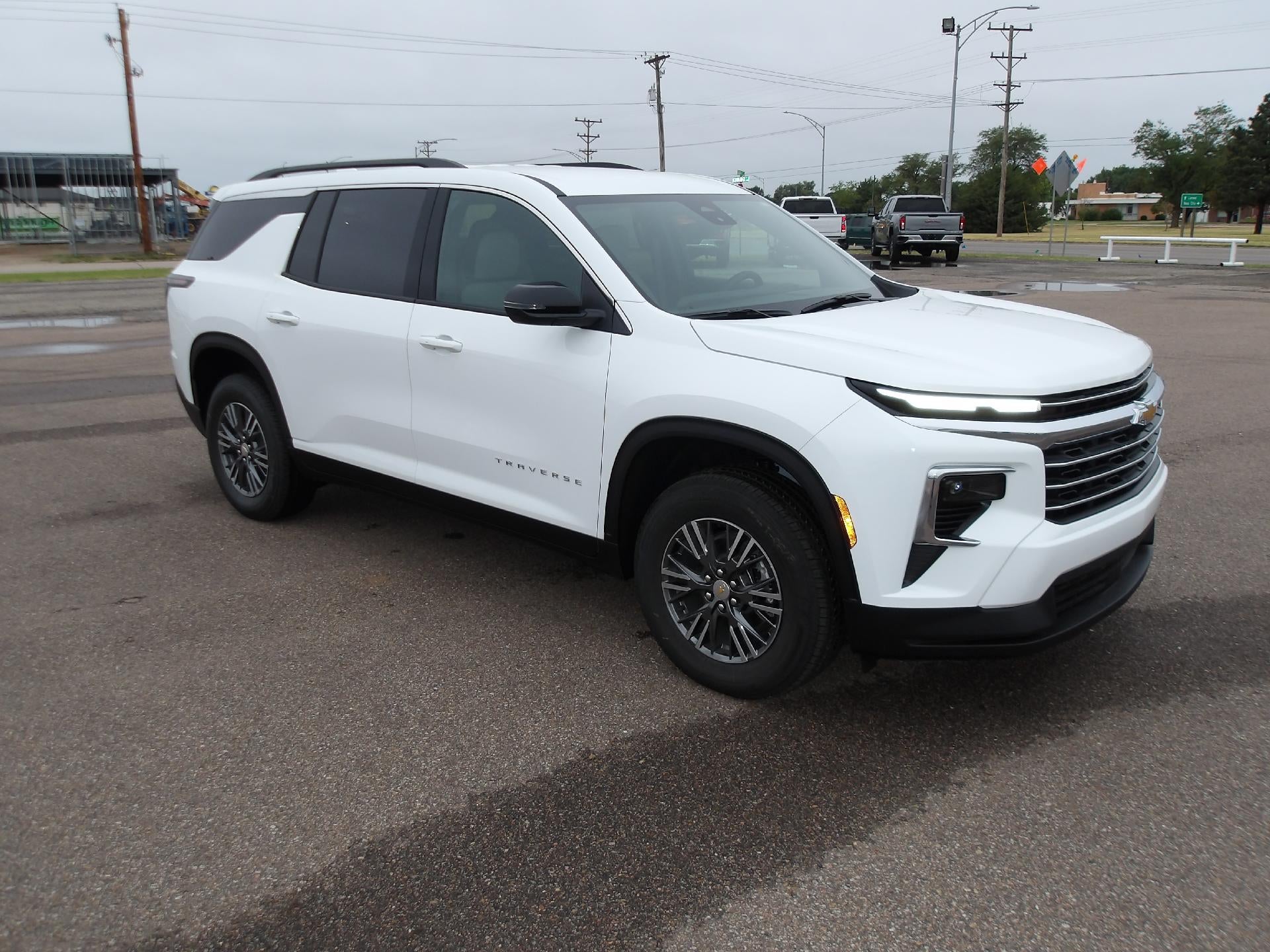 2025 Chevrolet Traverse LT