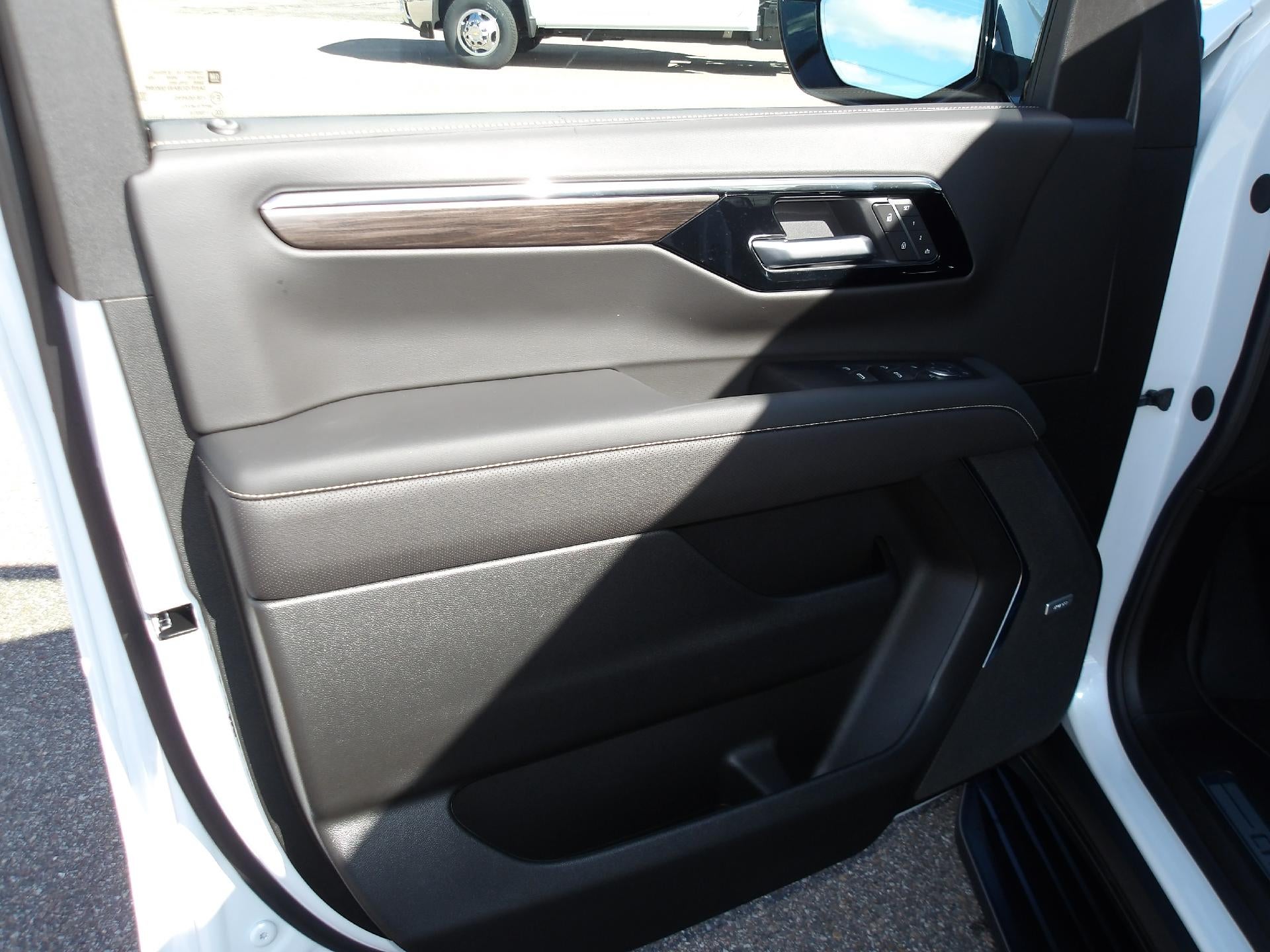 2027 Chevrolet Tahoe Premier - Photo 12