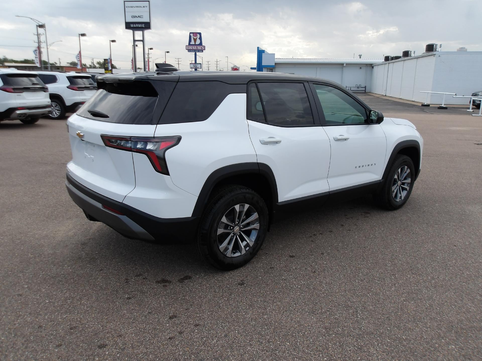 2027 Chevrolet Equinox FWD LT