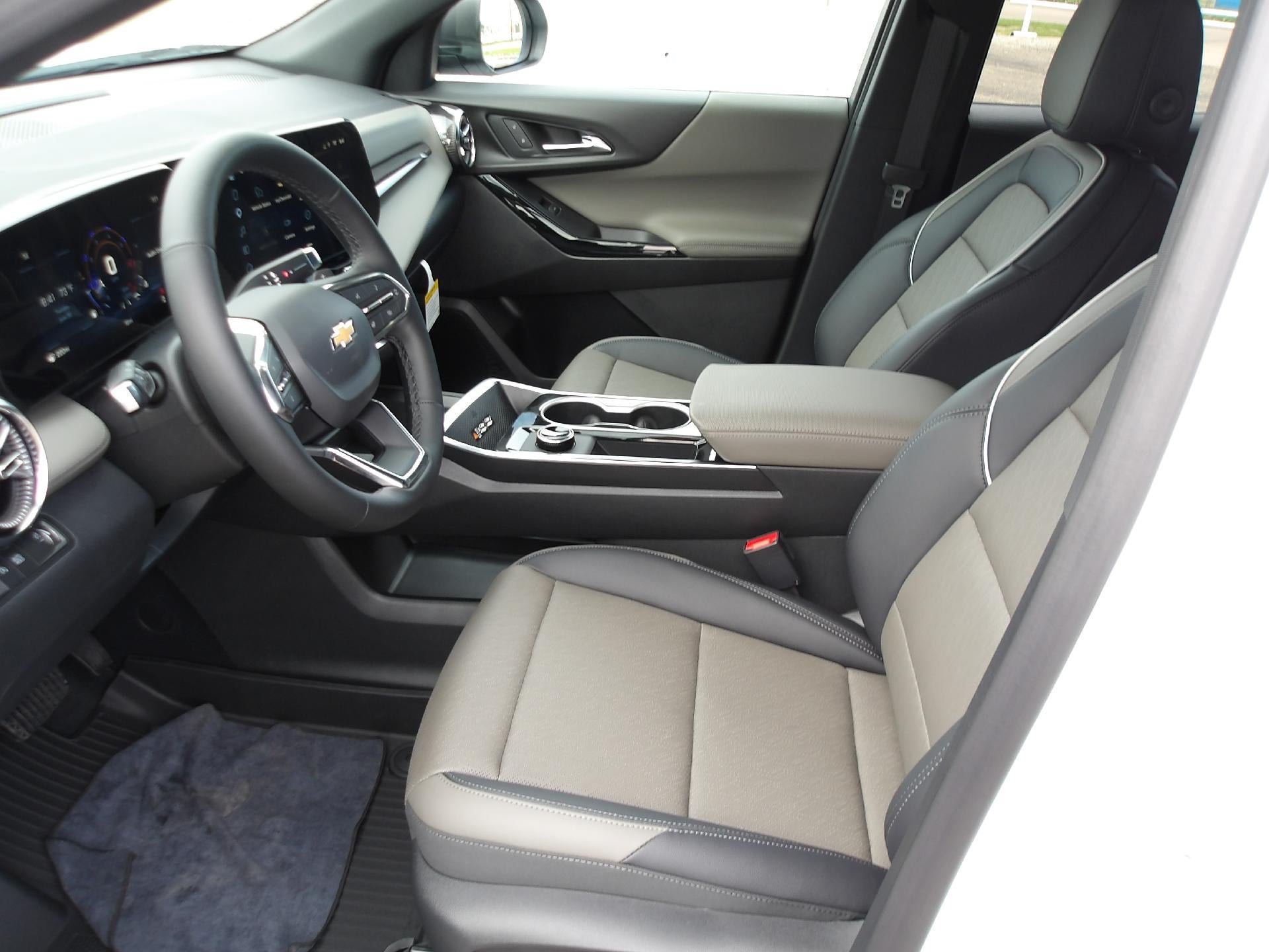 2027 Chevrolet Equinox FWD LT